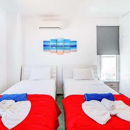 Beach Front Aqua Marina By Ezoria Villas Paralímni Eksteriør bilde