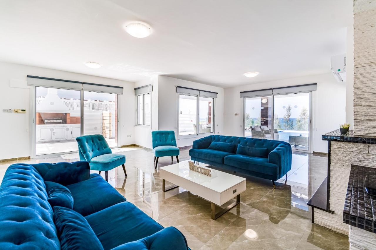 Beach Front Aqua Marina By Ezoria Villas Paralímni Eksteriør bilde