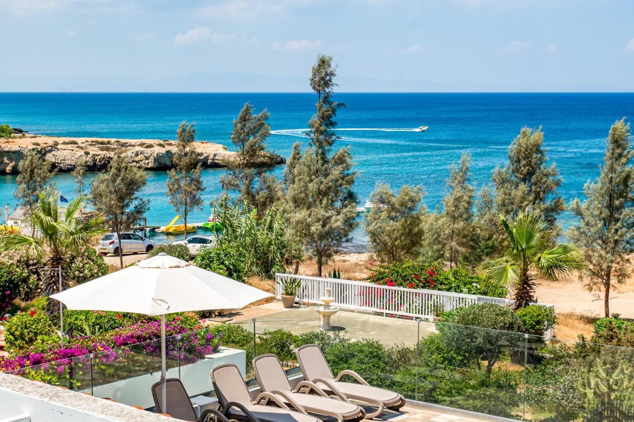 Beach Front Aqua Marina By Ezoria Villas Paralímni Eksteriør bilde