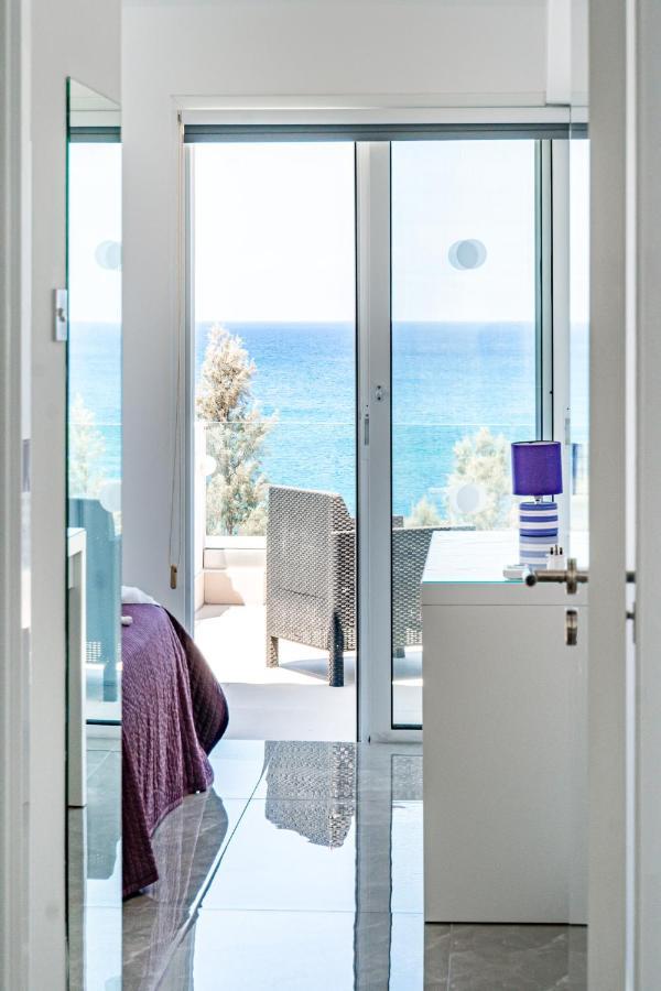 Beach Front Aqua Marina By Ezoria Villas Paralímni Eksteriør bilde