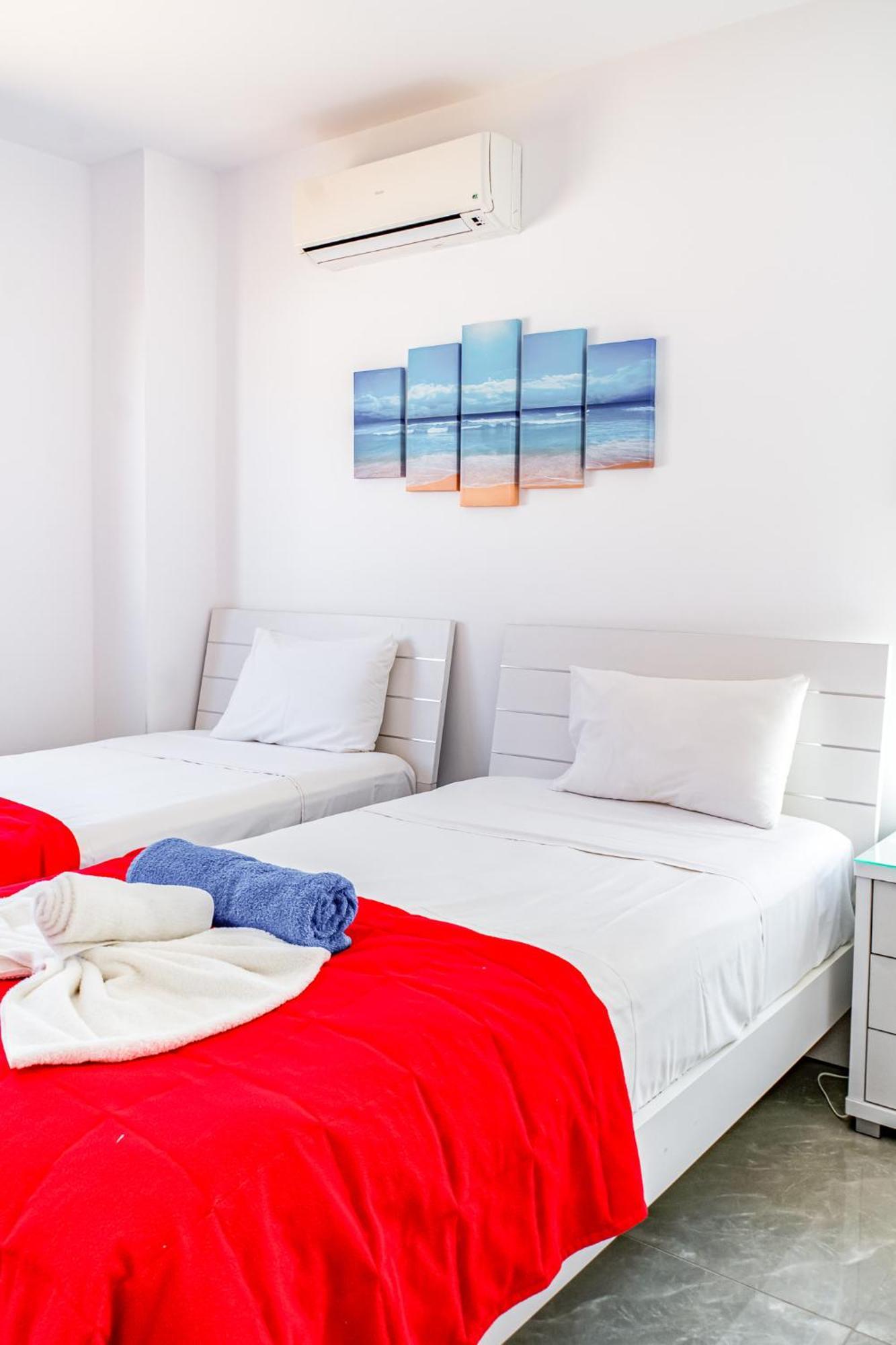 Beach Front Aqua Marina By Ezoria Villas Paralímni Eksteriør bilde