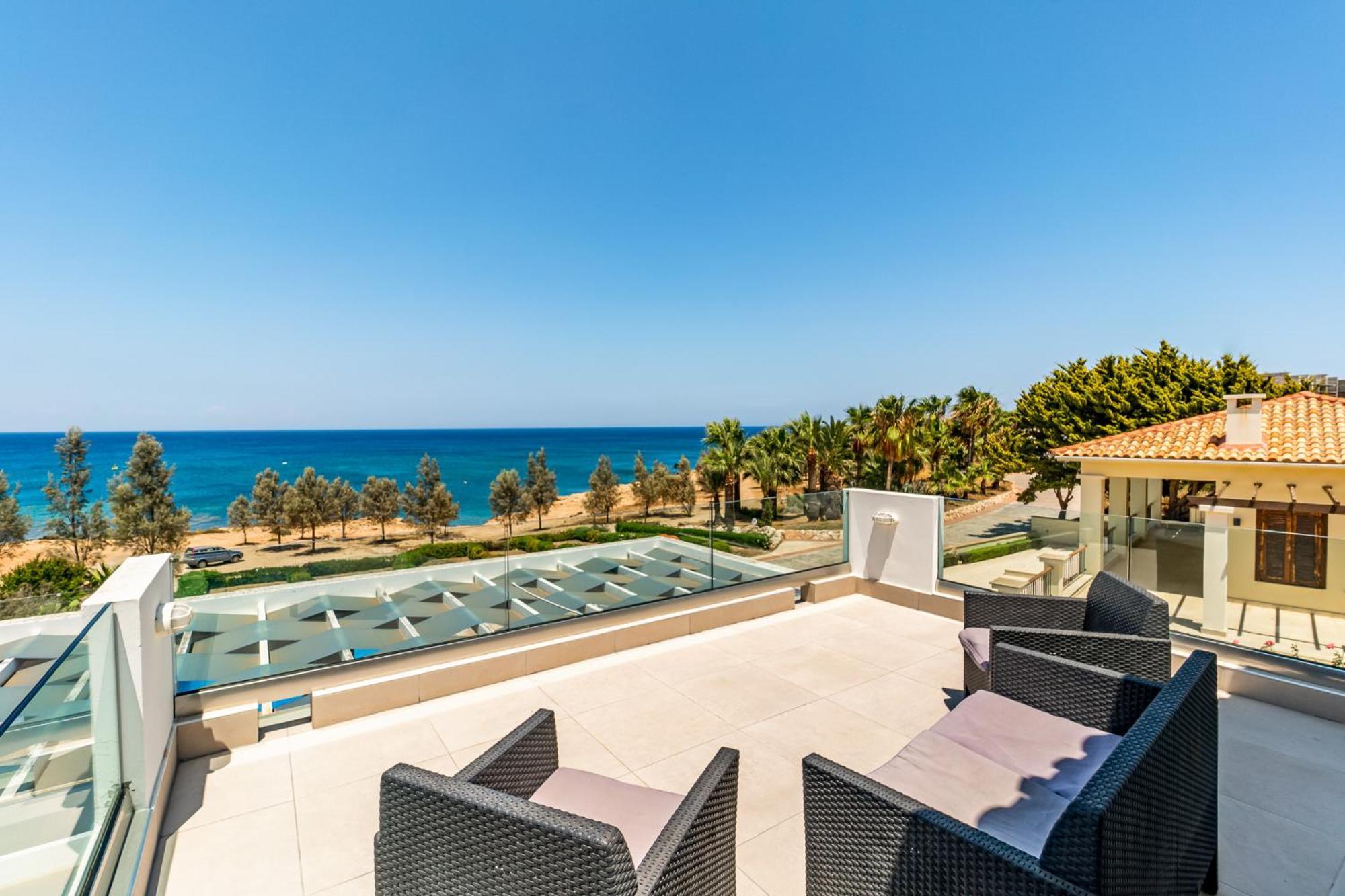 Beach Front Aqua Marina By Ezoria Villas Paralímni Eksteriør bilde