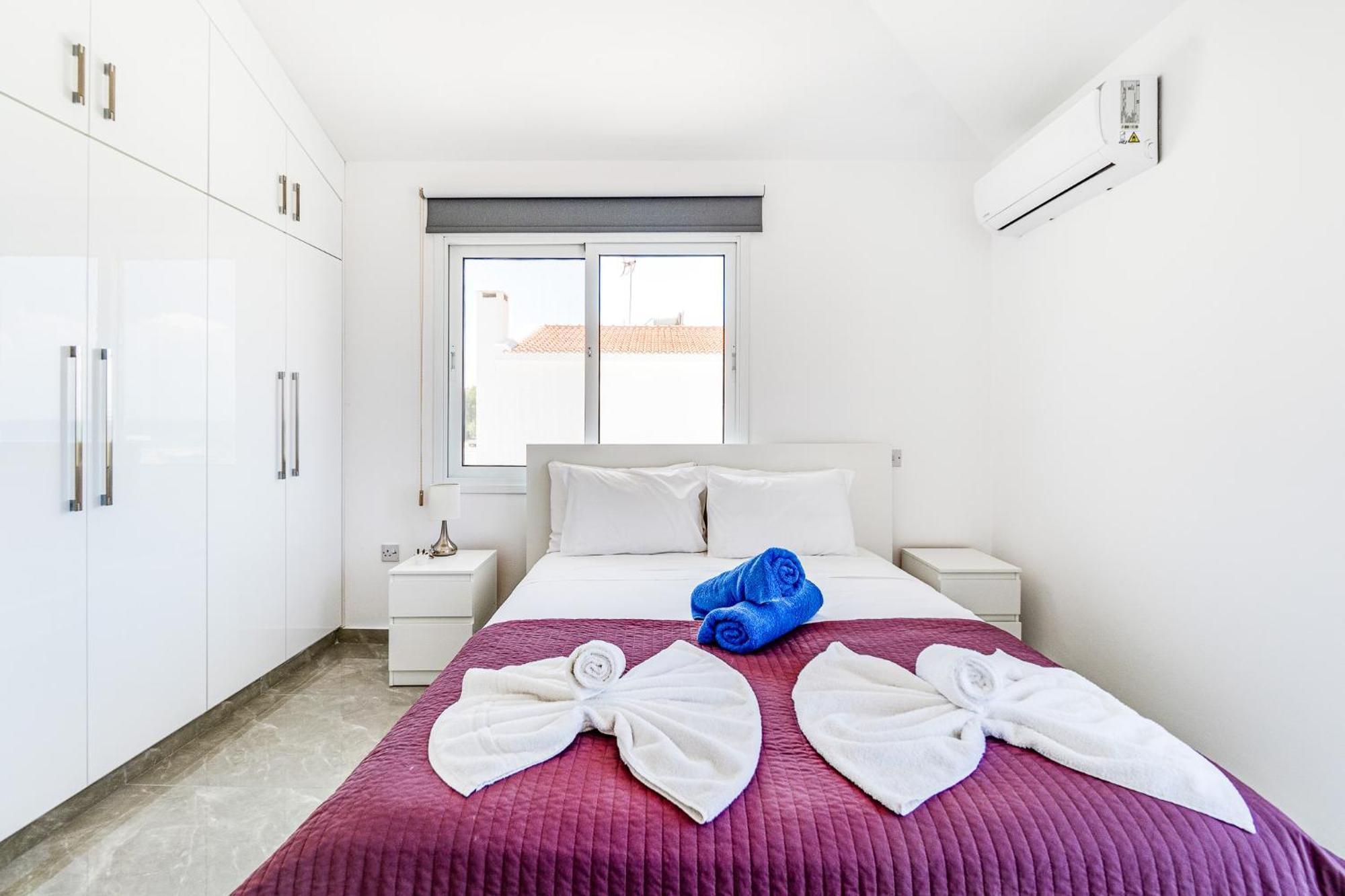 Beach Front Aqua Marina By Ezoria Villas Paralímni Eksteriør bilde