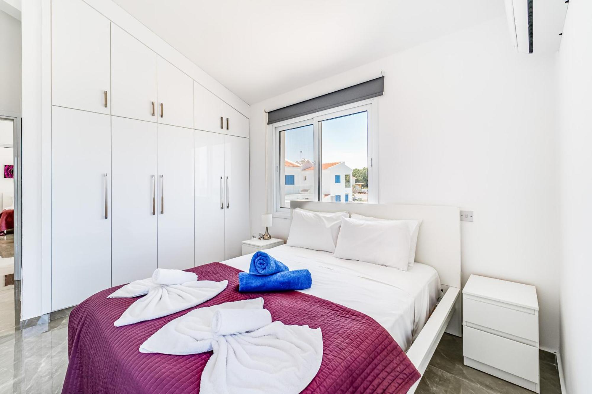 Beach Front Aqua Marina By Ezoria Villas Paralímni Eksteriør bilde