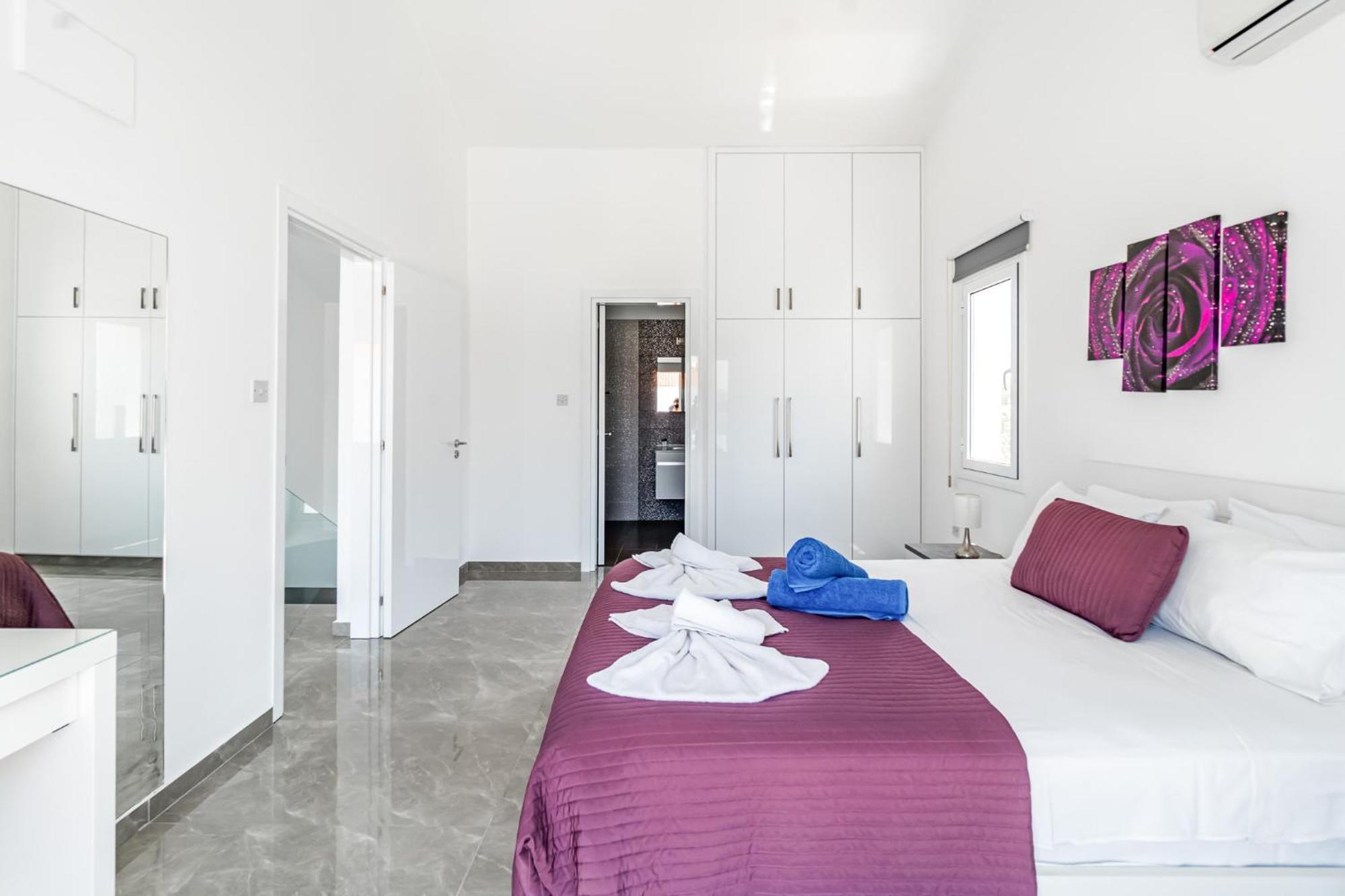 Beach Front Aqua Marina By Ezoria Villas Paralímni Eksteriør bilde